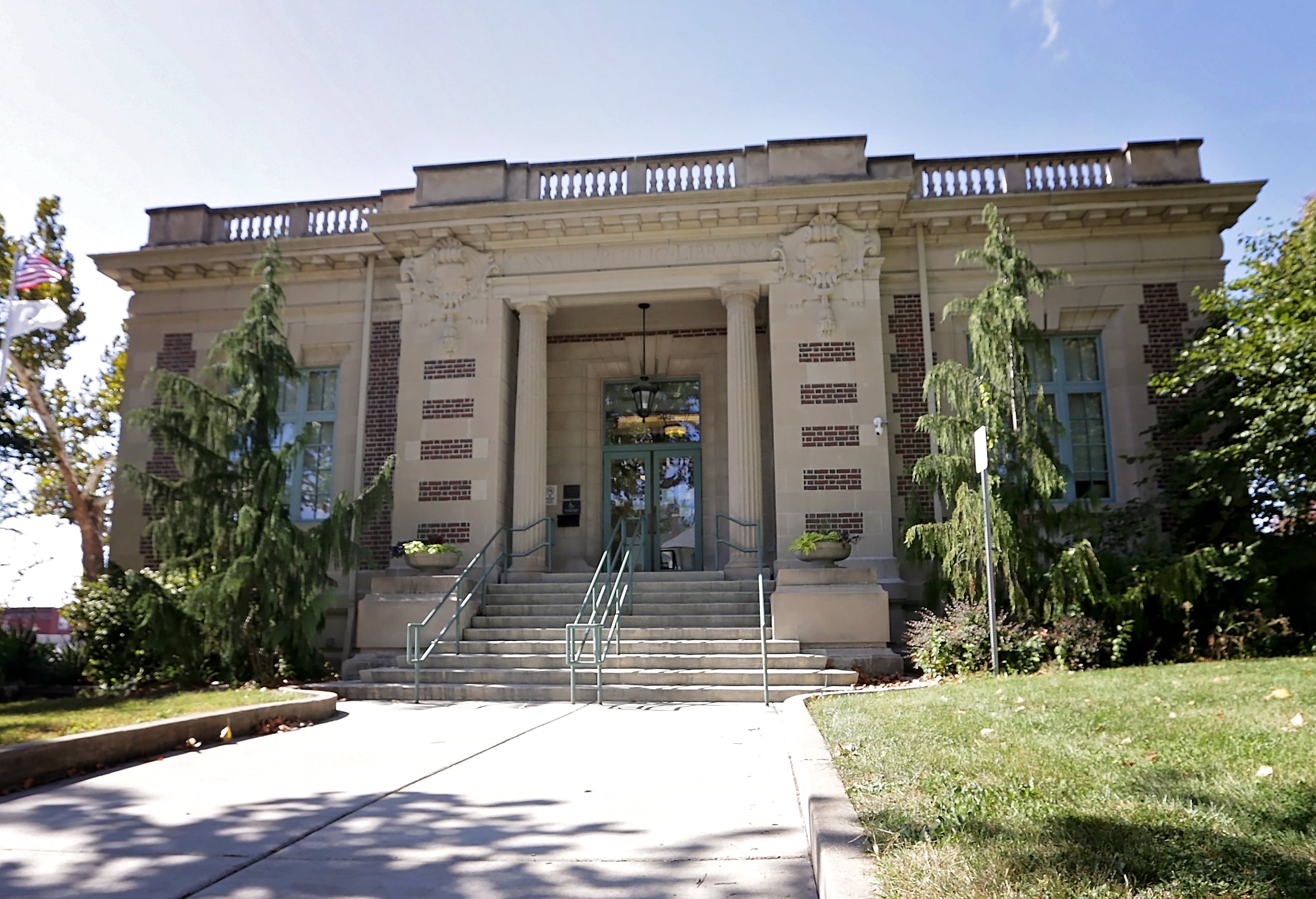 La Salle library offers puzzle race and shark movie screening in November — Palatine Sports news
